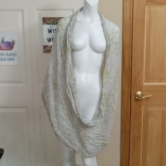 Large infinity scarf - Picture 1 of 4